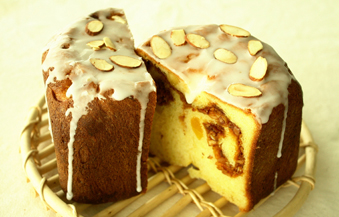 ドライパイナップルとアーモンドのデニッシュ風ブレッド