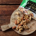 おやつにナッツ。