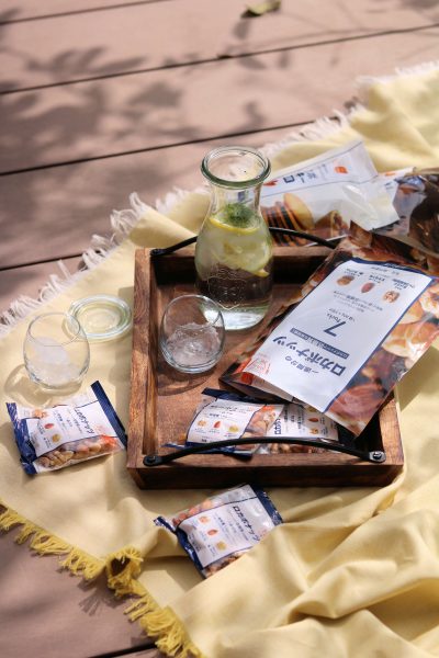 陽だまりで、ロカボナッツ。