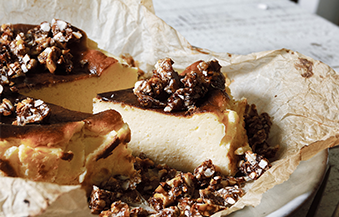 バスク風チーズケーキ キャラメリゼアーモンド