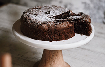 アーモンドフラワーチョコレートケーキ