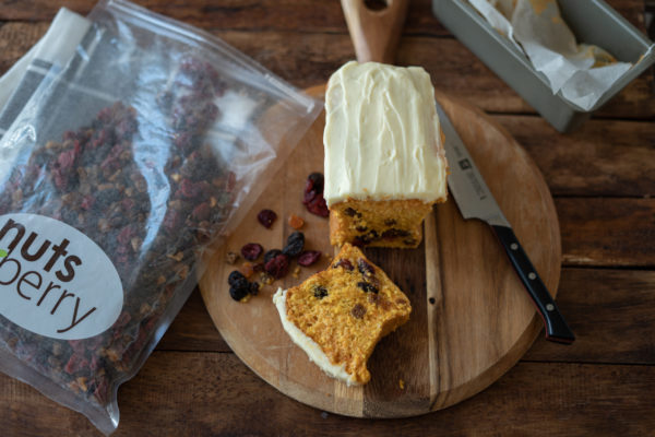 ドライフルーツミックスのキャロットケーキ。