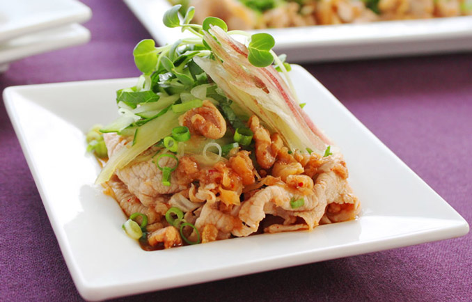 クルミ香味だれの豚しゃぶサラダ