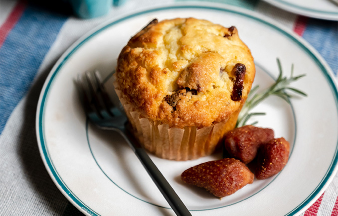 ドライストロベリーとローズマリーのマフィン