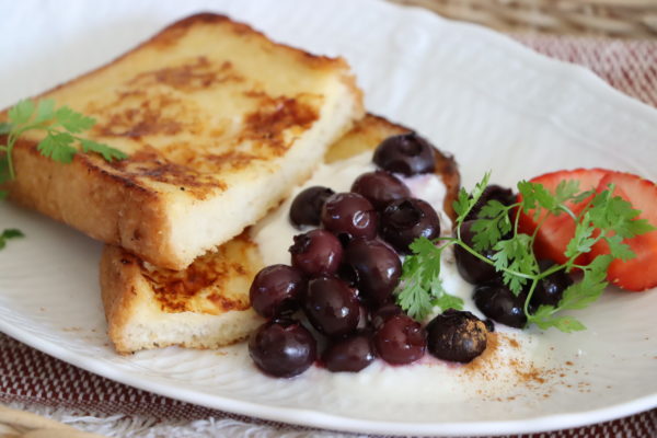 ちょっとリッチな朝食「ブルーベリーのせフレンチトースト」