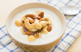 ナッツは便秘対策に役立つ？理由とおすすめの食べ方を紹介